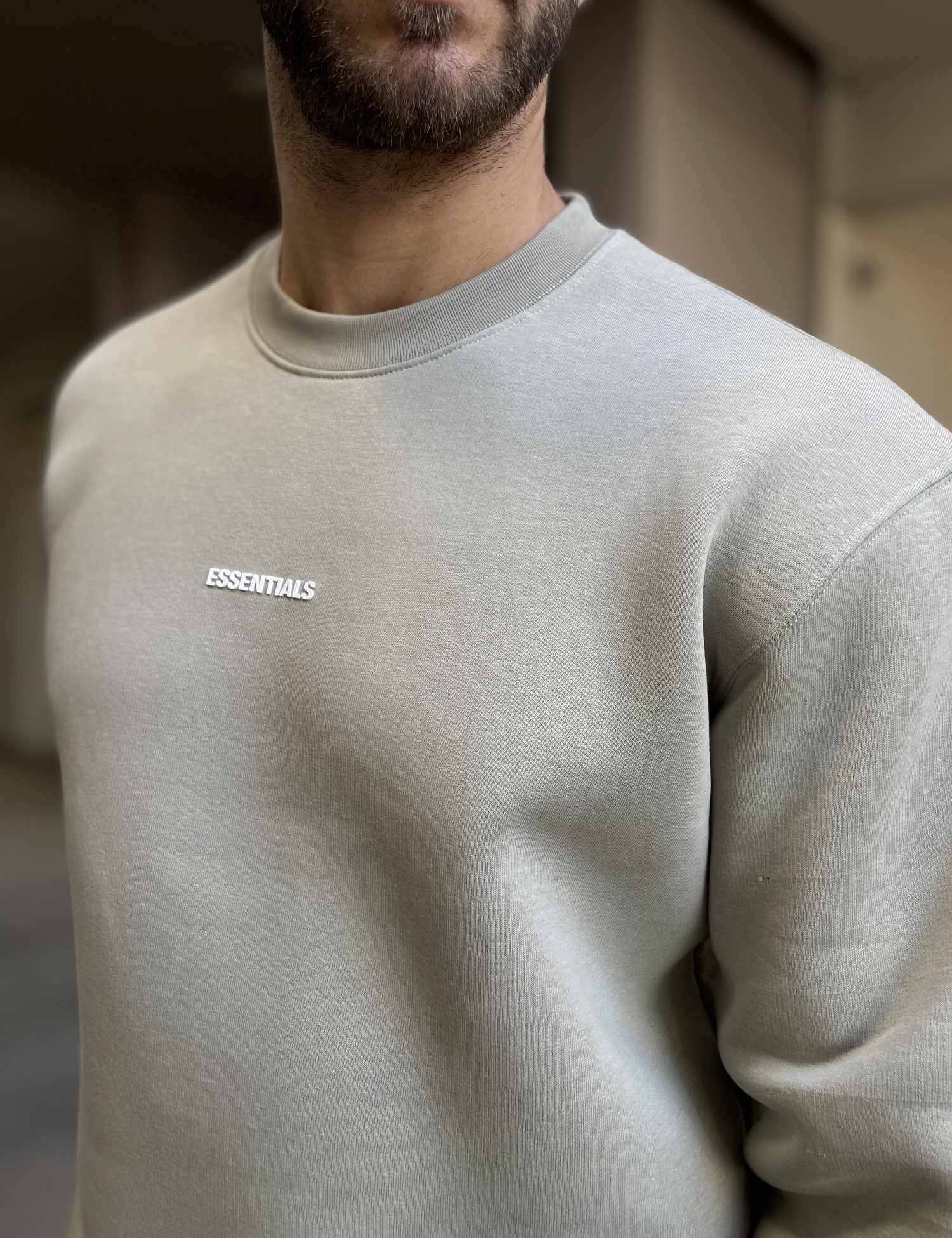 Ανδρικό ανοιχτό λαδί φούτερ με στρογγυλή λαιμόκοψη και λογότυπο στο στήθος ES26004L φωτογραφία